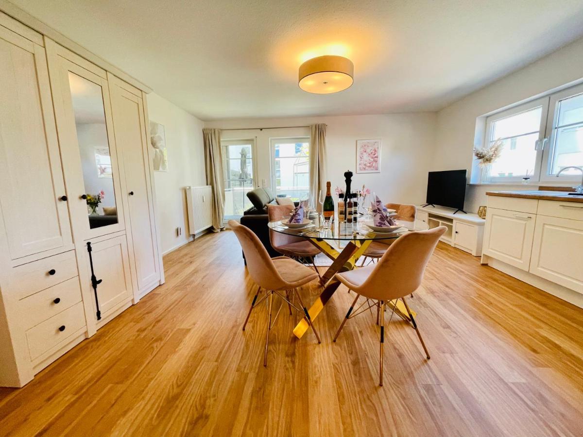 Ferien-Apartment Silberweide Mit Privatstrand フリードリヒスハーフェン エクステリア 写真